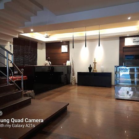 ซายูจแยมเรสซิเดนซี่ Hotel ปาลักกัด ภายนอก รูปภาพ