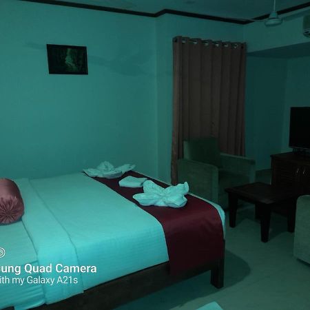 ซายูจแยมเรสซิเดนซี่ Hotel ปาลักกัด ภายนอก รูปภาพ