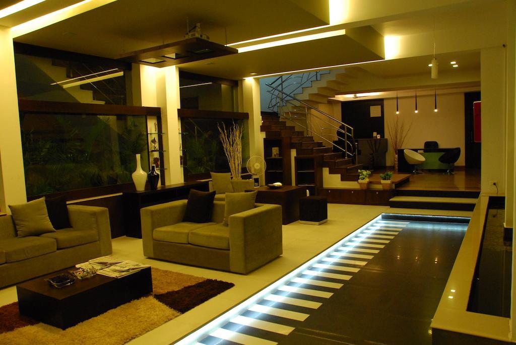 ซายูจแยมเรสซิเดนซี่ Hotel ปาลักกัด ภายนอก รูปภาพ