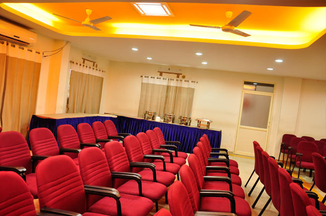 ซายูจแยมเรสซิเดนซี่ Hotel ปาลักกัด ภายนอก รูปภาพ