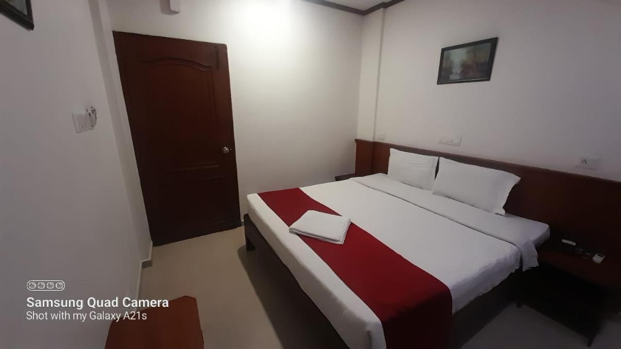 ซายูจแยมเรสซิเดนซี่ Hotel ปาลักกัด ภายนอก รูปภาพ