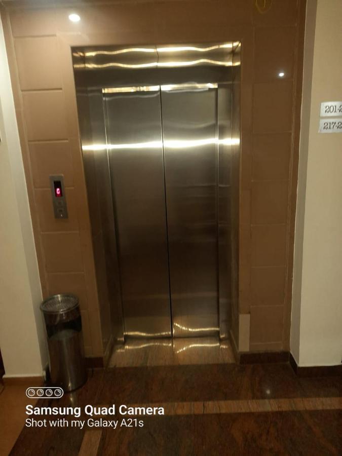 ซายูจแยมเรสซิเดนซี่ Hotel ปาลักกัด ภายนอก รูปภาพ
