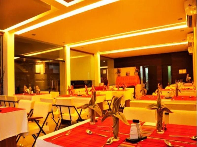 ซายูจแยมเรสซิเดนซี่ Hotel ปาลักกัด ภายนอก รูปภาพ